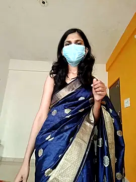 Shivani2002 online show from February 5, 2026, 9:14 am