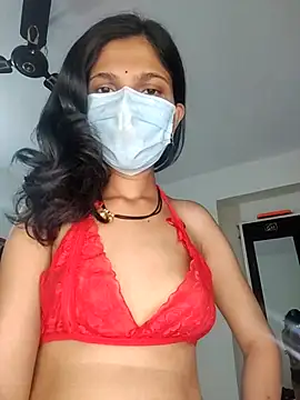 Shivani2002 online show from April 19, 2026, 6:07 pm