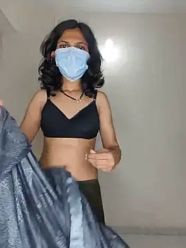 Shivani2002 online show from June 13, 2026, 4:49 pm