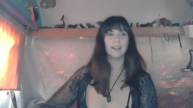 Skye DD T online show from November 13, 2025, 9:08 am