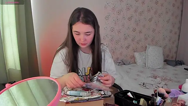 Alice next door online show from April 3, 2026, 10:24 am