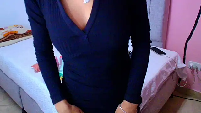 Emily  parker   online show from October 8, 2025, 12:47 pm