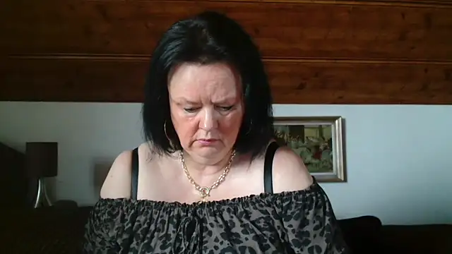 TiffanyMature online show from October 27, 2025, 8:18 am