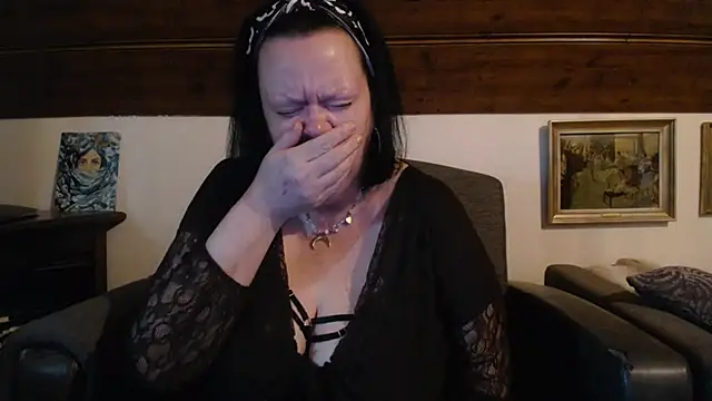 Snapshot of TiffanyMature chatting on May 13, 2026, 8:12 am TiffanyMature online show from May 13, 2026, 8:12 am