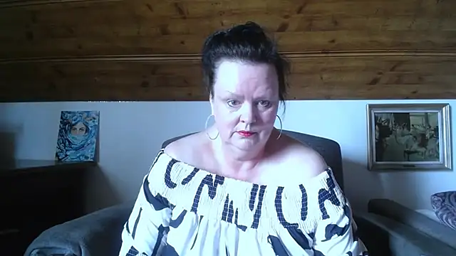 Snapshot of TiffanyMature chatting on May 20, 2026, 2:01 pm TiffanyMature online show from May 20, 2026, 2:01 pm