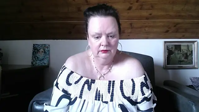 Snapshot of TiffanyMature chatting on May 24, 2026, 3:06 pm TiffanyMature online show from May 24, 2026, 3:06 pm