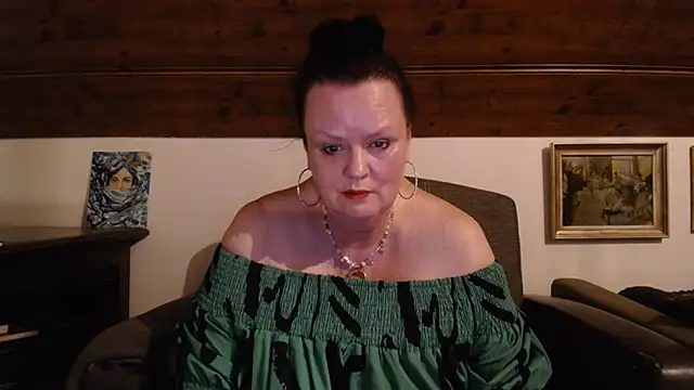 Snapshot of TiffanyMature chatting on May 25, 2026, 8:15 pm TiffanyMature online show from May 25, 2026, 8:15 pm