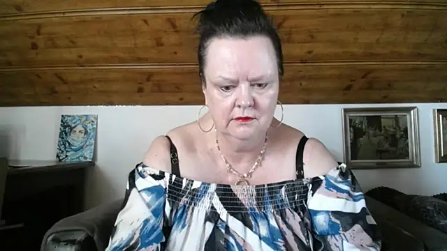 Snapshot of TiffanyMature chatting on June 1, 2026, 7:21 am TiffanyMature online show from June 1, 2026, 7:21 am
