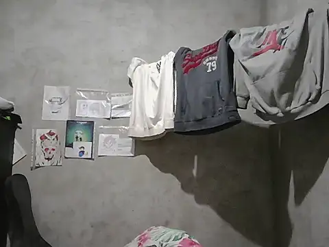 dirty model online show from April 13, 2026, 9:42 pm