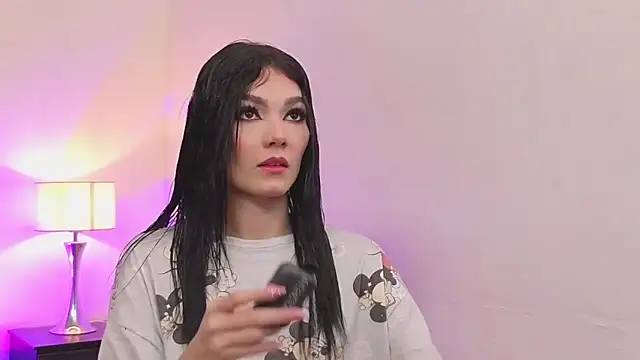 Snapshot of emmabridgerton chatting on February 28, 2026, 9:38 pm emmabridgerton online show from February 28, 2026, 9:38 pm