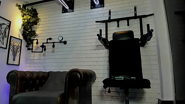 ItaloMoore online show from October 24, 2025, 11:17 am