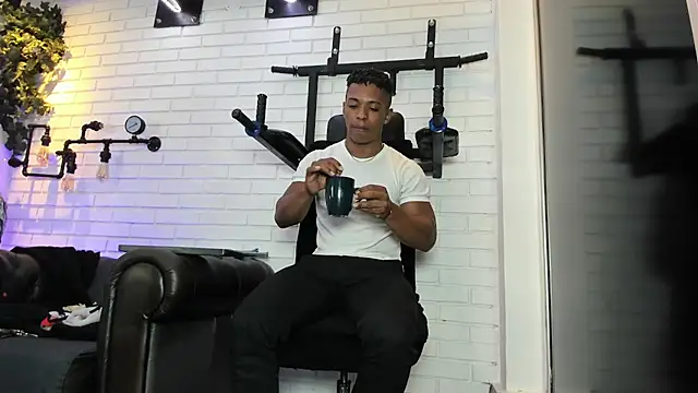 ItaloMoore online show from February 10, 2026, 11:25 am