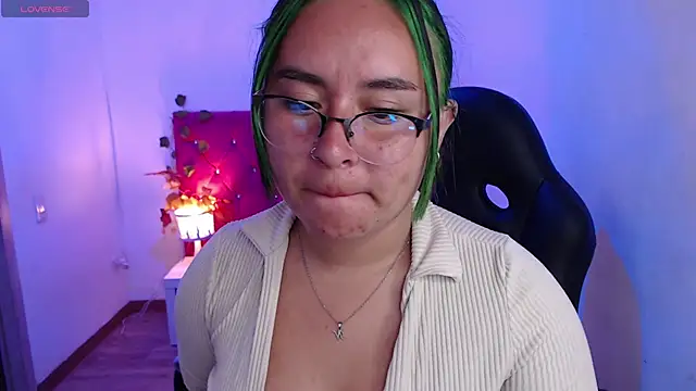 SashaGrey   online show from October 3, 2025, 4:48 pm