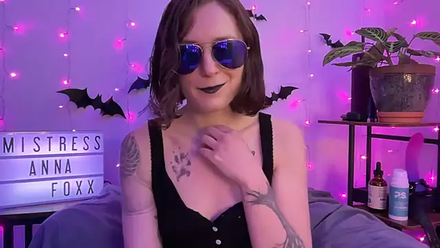 mistressannafoxx online show from November 3, 2025, 6:20 pm