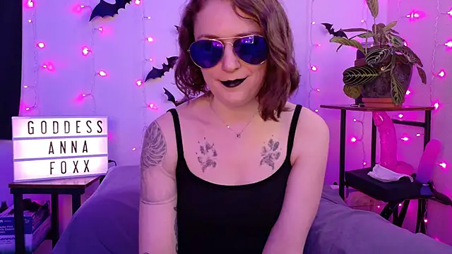 Snapshot of mistressannafoxx chatting on February 2, 2026, 10:08 pm mistressannafoxx online show from February 2, 2026, 10:08 pm