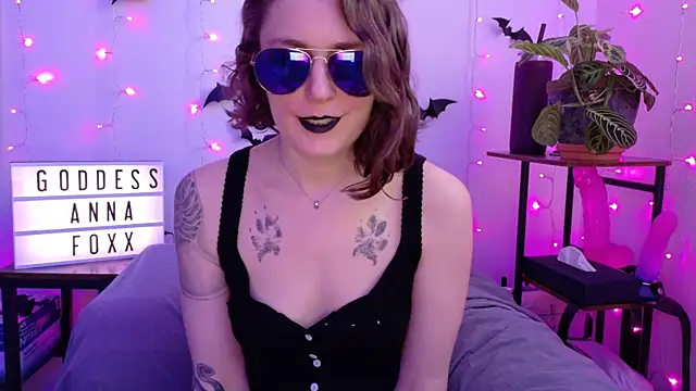 Snapshot of mistressannafoxx chatting on February 12, 2026, 10:16 pm mistressannafoxx online show from February 12, 2026, 10:16 pm