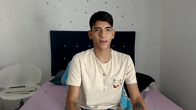 SkyAndSeth online show from October 3, 2025, 5:59 am