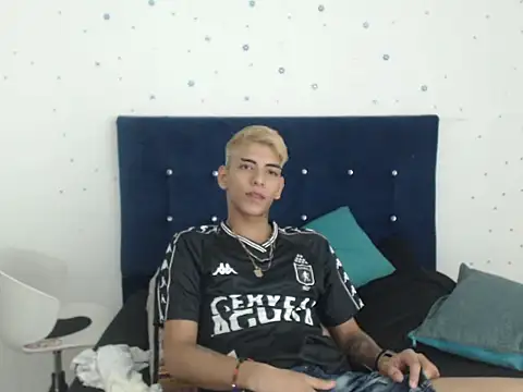 SkyAndSeth online show from October 16, 2025, 1:34 pm