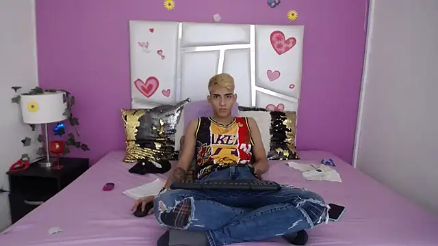 SkyAndSeth online show from October 23, 2025, 5:40 am