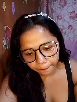 hotmomma8 online show from April 8, 2026, 2:22 am