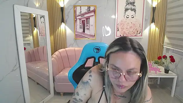 Jade Jones a online show from October 9, 2025, 3:48 am