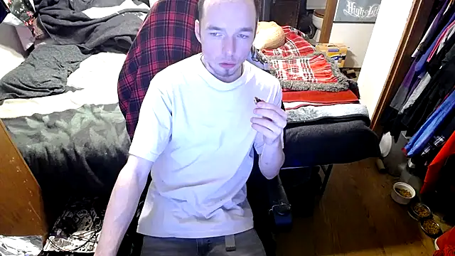 Snapshot of womenhateme69 chatting on October 8, 2025, 3:59 am womenhateme69 online show from October 8, 2025, 3:59 am