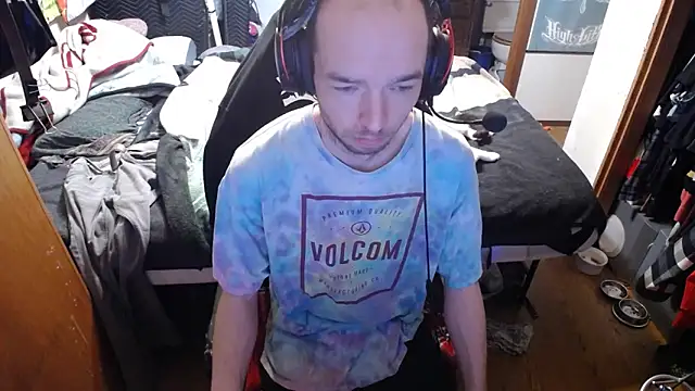 womenhateme69 online show from April 18, 2026, 5:06 pm