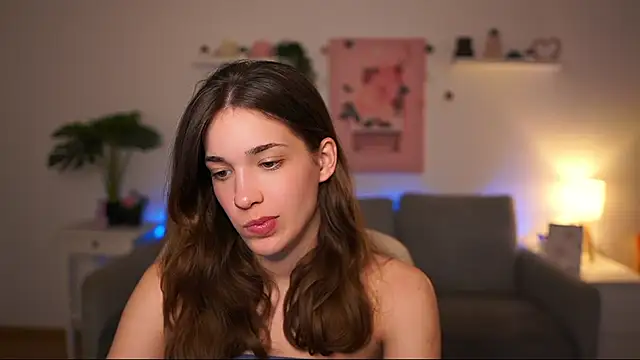 kissie cat online show from April 20, 2026, 1:14 pm