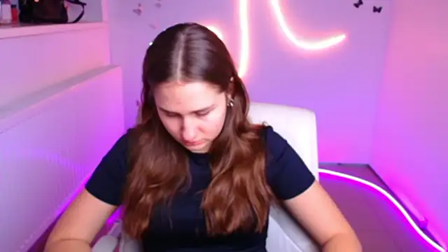 Snapshot of Stefanie_Sweet chatting on November 19, 2025, 6:35 am Stefanie Sweet online show from November 19, 2025, 6:35 am