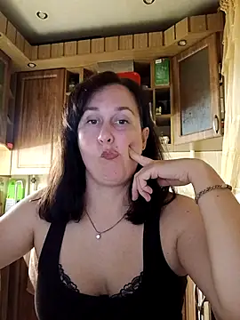 Snapshot of Amandda_ chatting on July 28, 2026, 7:15 pm Amandda online show from July 28, 2026, 7:15 pm