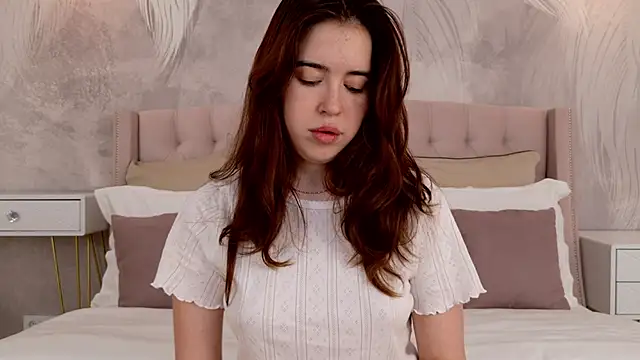 KimberlyBond online show from September 16, 2025, 3:02 pm