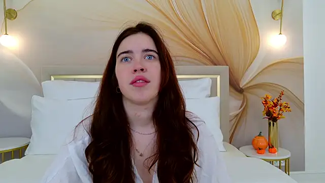 KimberlyBond online show from September 24, 2025, 3:04 pm