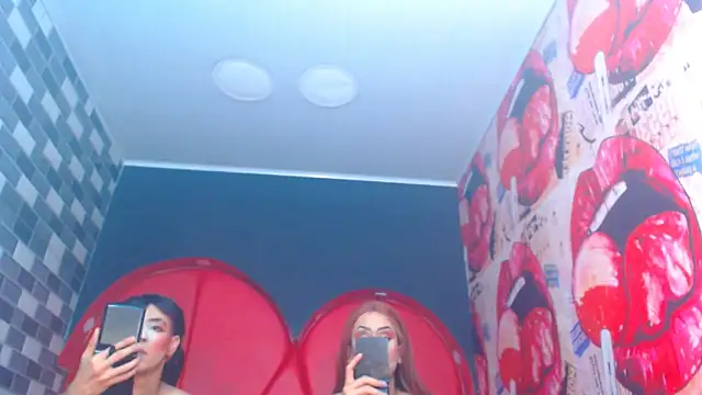 julessxcharlotte online show from November 4, 2025, 2:27 pm