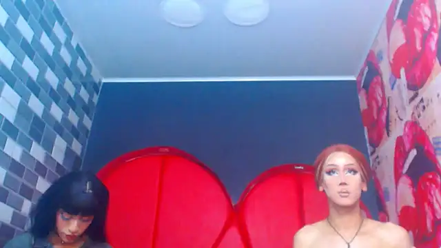 julessxcharlotte online show from November 24, 2025, 2:28 pm