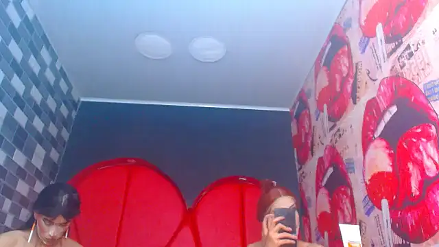 julessxcharlotte online show from December 2, 2025, 2:12 pm