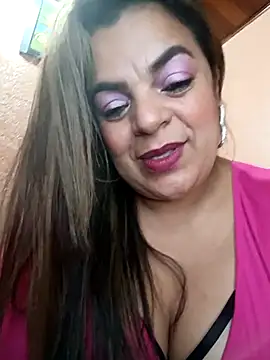 Mia-Glow online show from January 8, 2026, 12:46 am