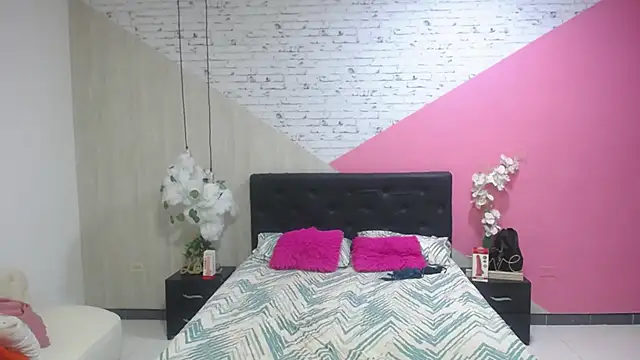 minha tanisha online show from September 13, 2025, 5:07 am
