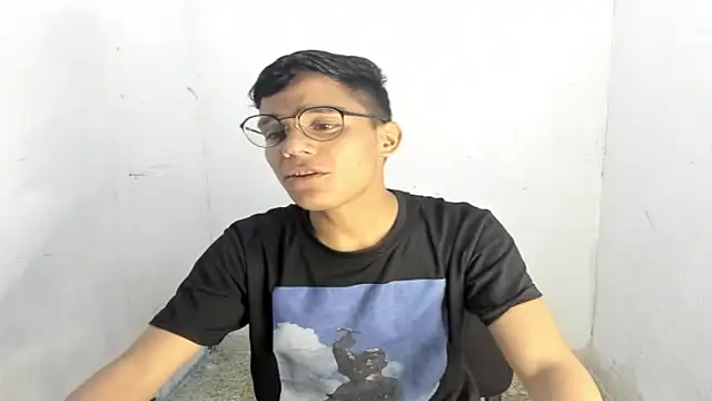 Deivi colins23 online show from September 17, 2025, 3:41 am
