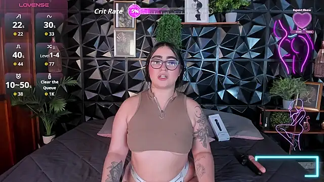 April  foxx online show from November 18, 2025, 3:05 pm