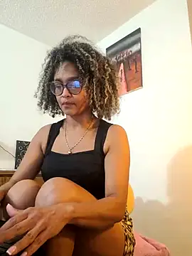 BiiancaEstradaa online show from February 6, 2026, 1:32 am