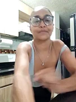 BiiancaEstradaa online show from April 8, 2026, 2:11 am