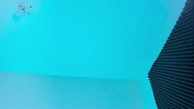 Ellope  online show from November 18, 2025, 10:03 pm