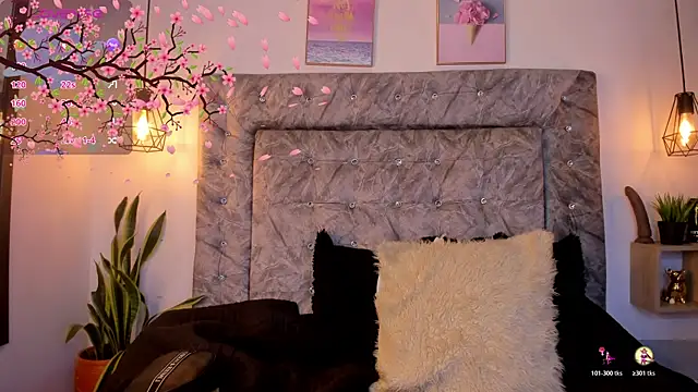 Seraphyne666 online show from October 19, 2025, 10:43 pm