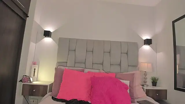 Seraphyne666 online show from March 27, 2026, 5:45 pm