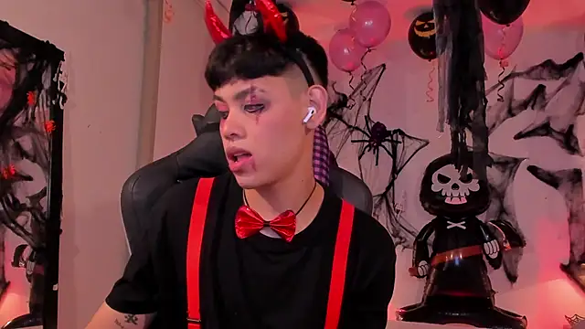 zeus blaze online show from October 4, 2025, 5:49 am