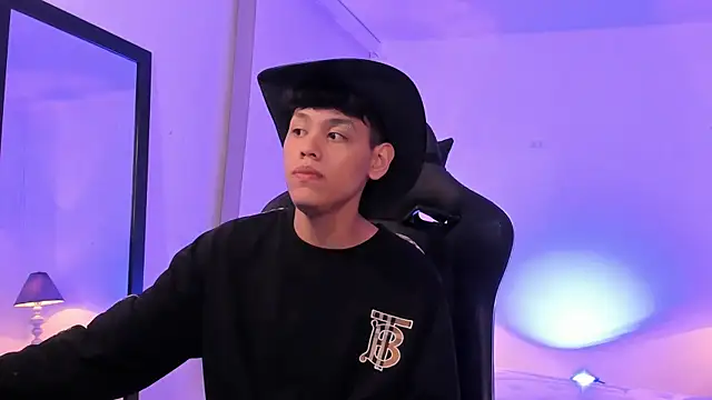 zeus blaze online show from November 4, 2025, 7:29 am