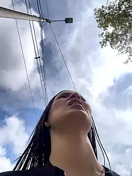 Mia jhoonson online show from November 4, 2025, 3:33 pm