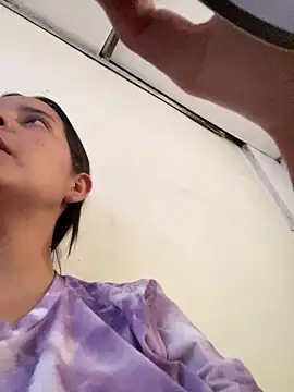 Mia jhoonson online show from April 1, 2026, 7:44 pm