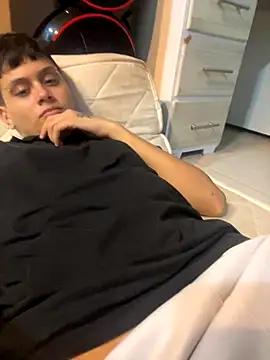 Snapshot of prayingtothesky chatting on September 11, 2025, 4:12 am prayingtothesky online show from September 11, 2025, 4:12 am