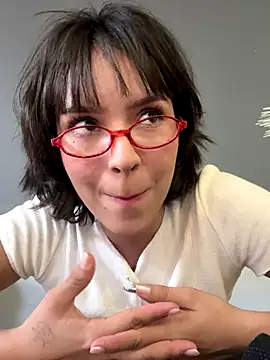 Snapshot of Adry_Bach_ chatting on September 14, 2025, 9:25 pm Adry Bach online show from September 14, 2025, 9:25 pm